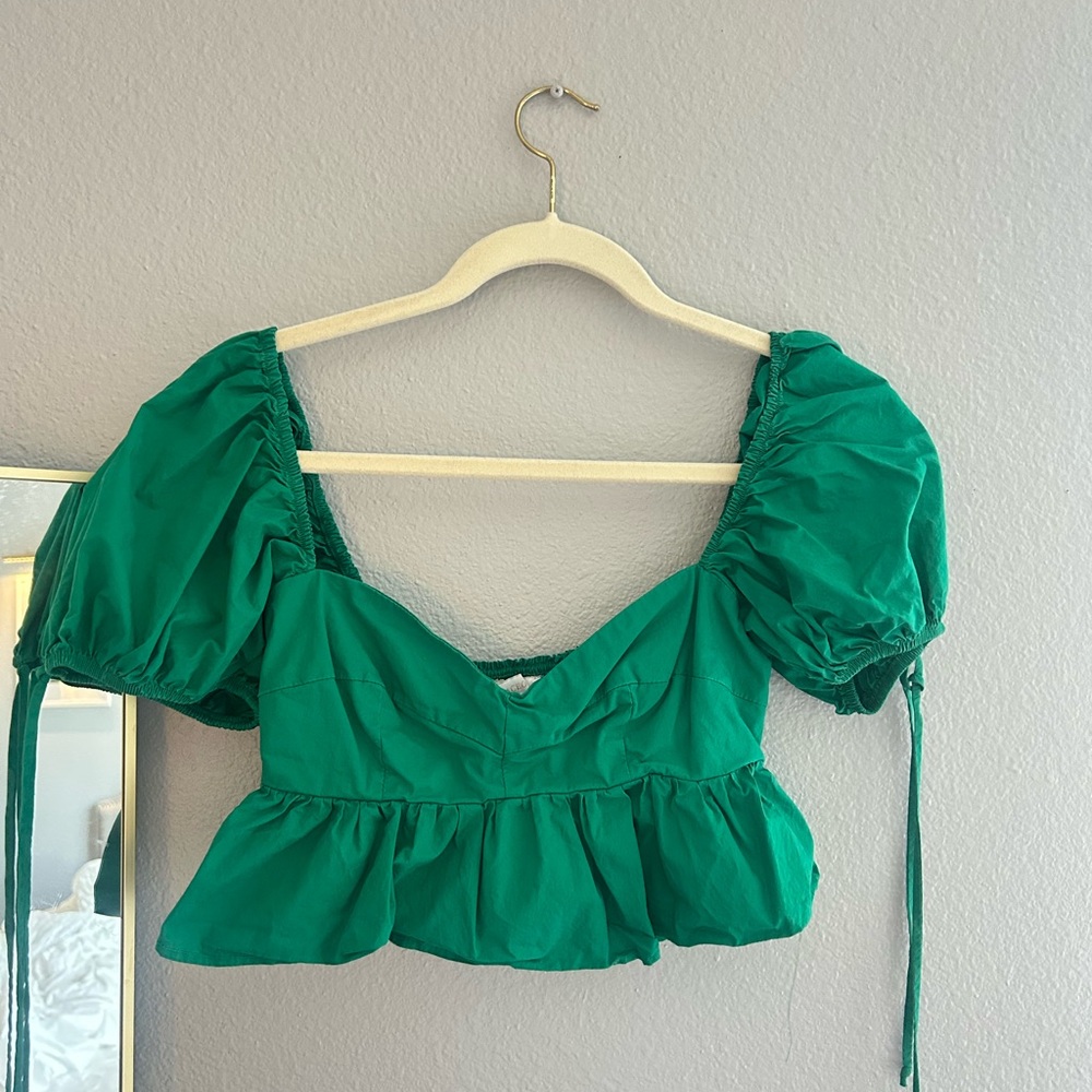 Francesca's Collections Emerald Puff Sleeve Crop Top